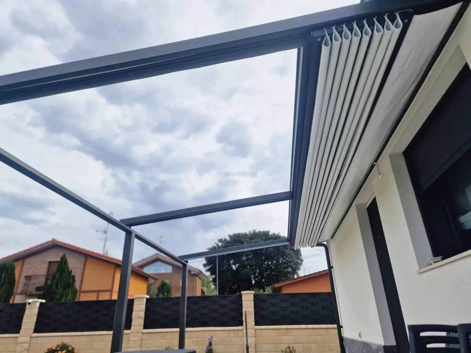 Pérgola tensada Fulvia en Vivienda unifamiliar, Zaragoza — foto 5