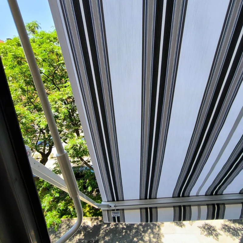 Toldo punto recto — Balcón, Zaragoza