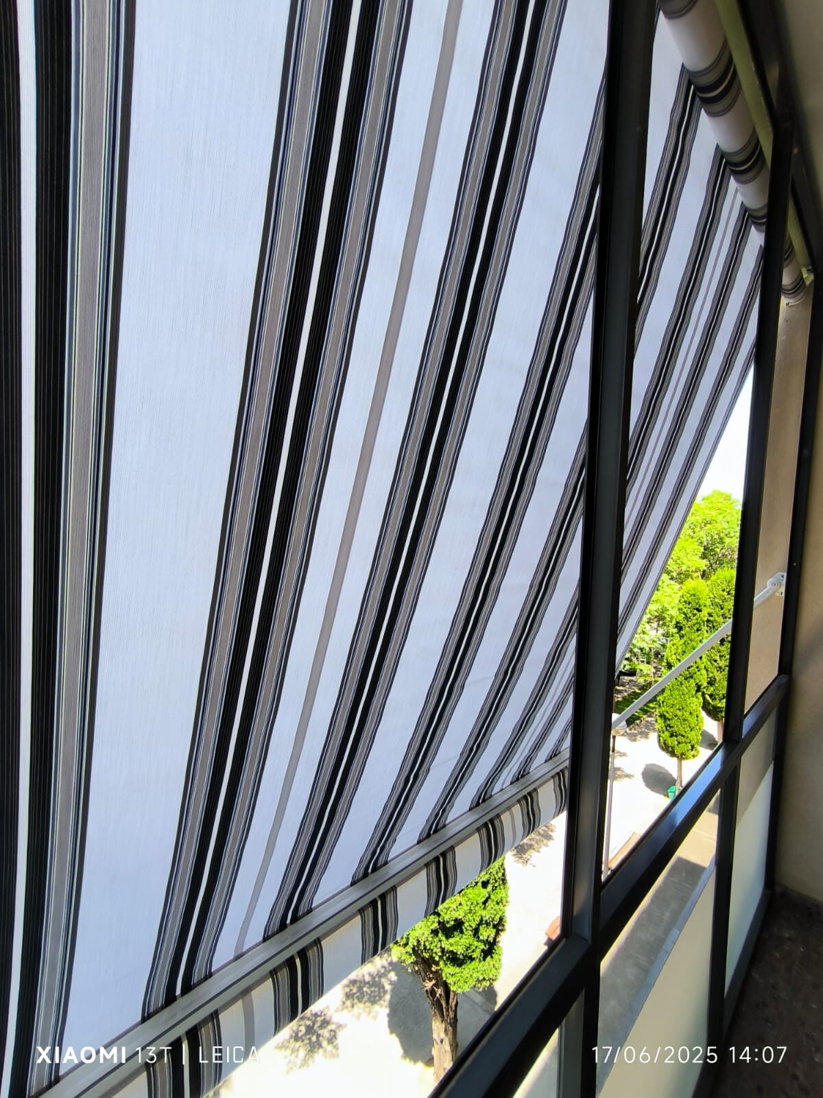 Toldo punto recto en Balcón, Zaragoza — foto 2