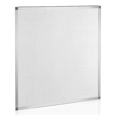 Mosquitera fija modelo 2012, solución sencilla y económica para ventanas sin acceso exterior, con instalación mediante clips de acero inoxidable Mosquitera fija 2012 instalada en ventana, ideal para estancias donde no se requiere acceso exterior